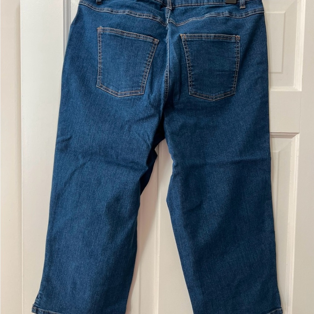 ππWomen Within Capri Stretch Blue Jeans ππ - Picture 2 of 4